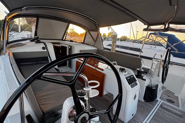 Paramour 44ft Jeanneau Yacht For Sale