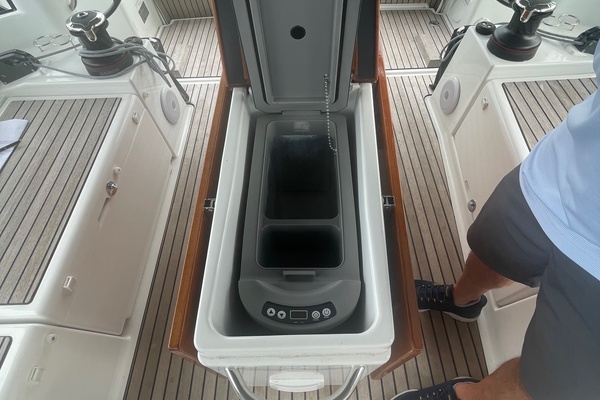 Paramour 44ft Jeanneau Yacht For Sale