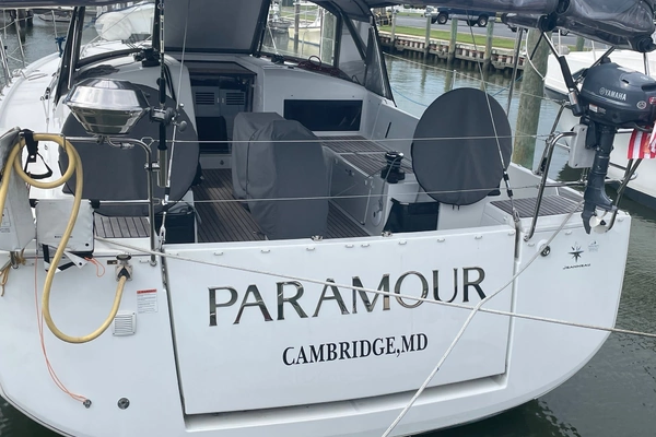 Jeanneau 440 Yacht For Sale