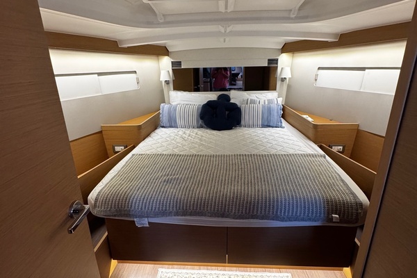 Paramour 44ft Jeanneau Yacht For Sale