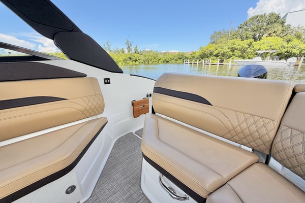 26ft Sea Ray Yacht For Sale