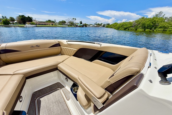 26ft Sea Ray Yacht For Sale