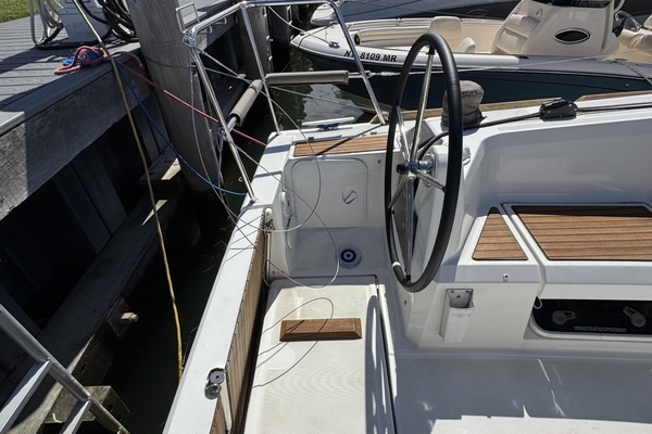 34ft Jeanneau Yacht For Sale
