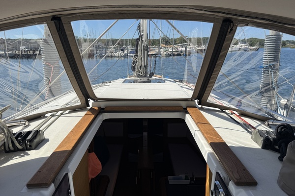 34ft Jeanneau Yacht For Sale