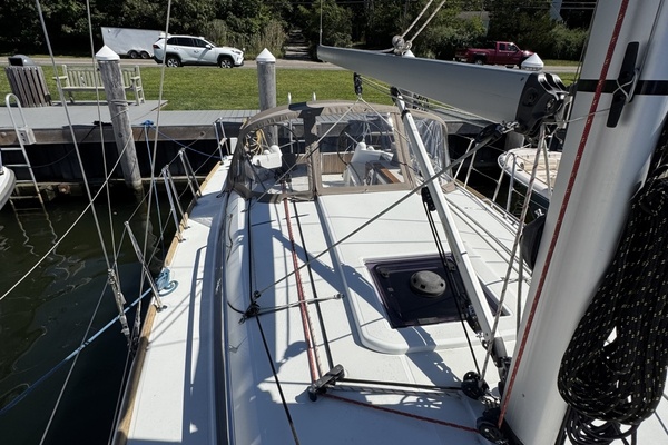34ft Jeanneau Yacht For Sale