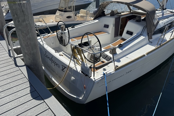 34ft Jeanneau Yacht For Sale