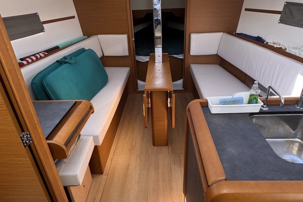 34ft Jeanneau Yacht For Sale