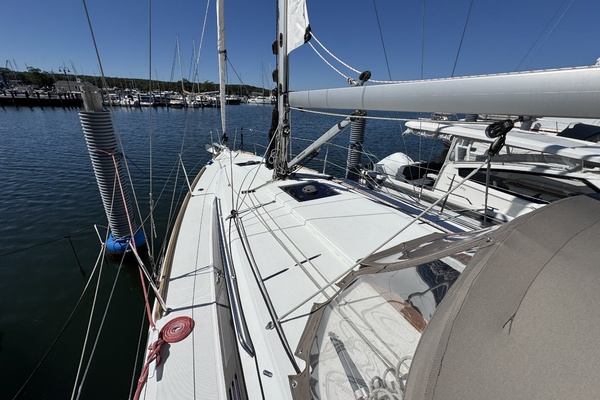 34ft Jeanneau Yacht For Sale