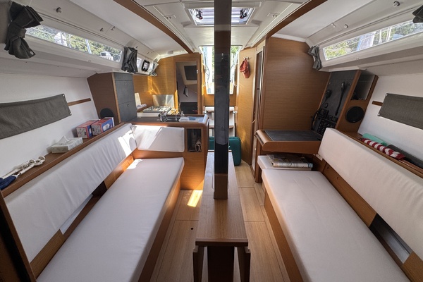34ft Jeanneau Yacht For Sale