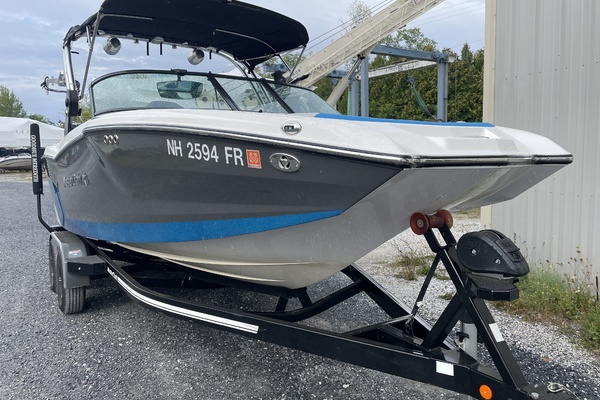 24ft Mastercraft Yacht For Sale