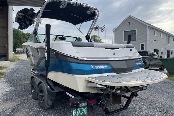 24ft Mastercraft Yacht For Sale