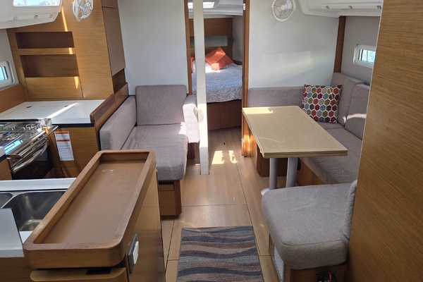 ZEITGEIST 41ft Jeanneau Yacht For Sale