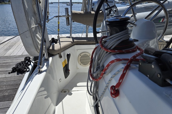 ZEITGEIST 41ft Jeanneau Yacht For Sale