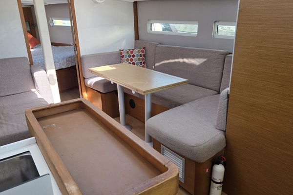 ZEITGEIST 41ft Jeanneau Yacht For Sale
