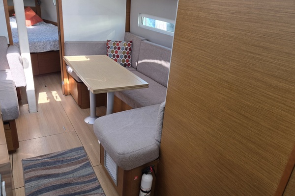 ZEITGEIST 41ft Jeanneau Yacht For Sale