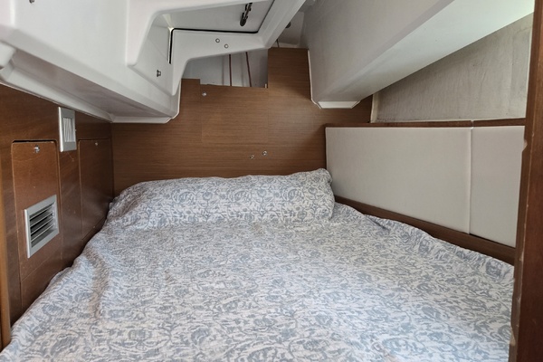 ZEITGEIST 41ft Jeanneau Yacht For Sale