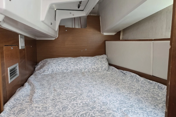 Jeanneau Sun Odyssey 410 Yacht For Sale