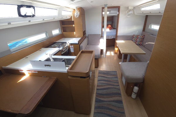ZEITGEIST 41ft Jeanneau Yacht For Sale