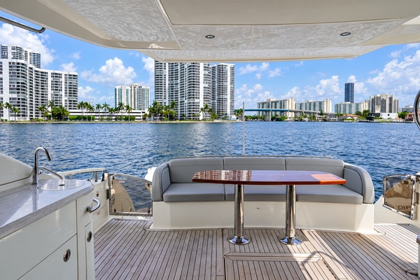 Thinks It s His 65ft Sea Ray Yacht For Sale
