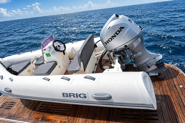 Thinks It s His 65ft Sea Ray Yacht For Sale