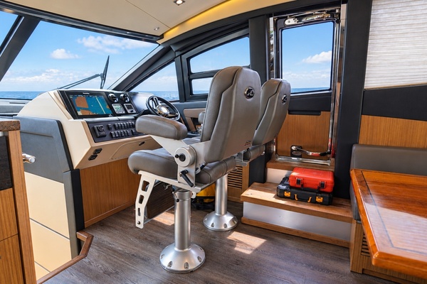 Thinks It s His 65ft Sea Ray Yacht For Sale