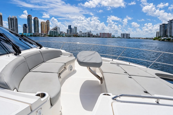 Thinks It s His 65ft Sea Ray Yacht For Sale