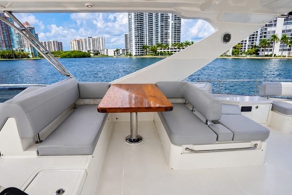 Thinks It s His 65ft Sea Ray Yacht For Sale