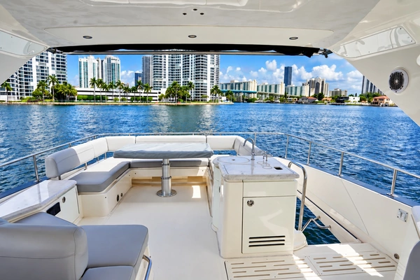 Sea Ray L650 Fly Yacht For Sale