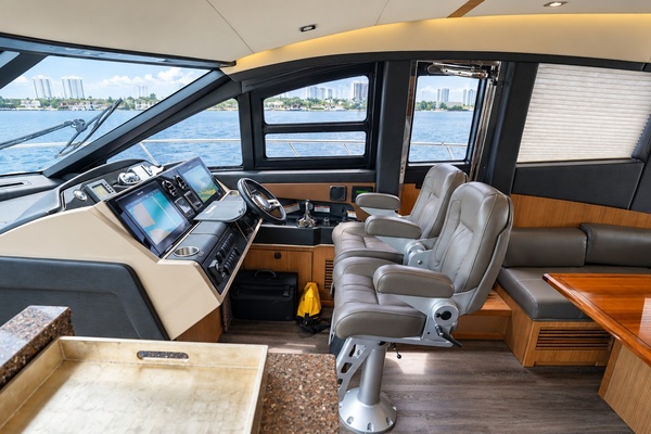Thinks It s His 65ft Sea Ray Yacht For Sale