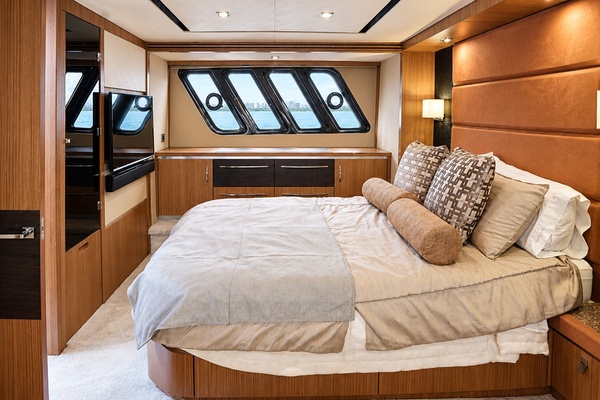 Thinks It s His 65ft Sea Ray Yacht For Sale