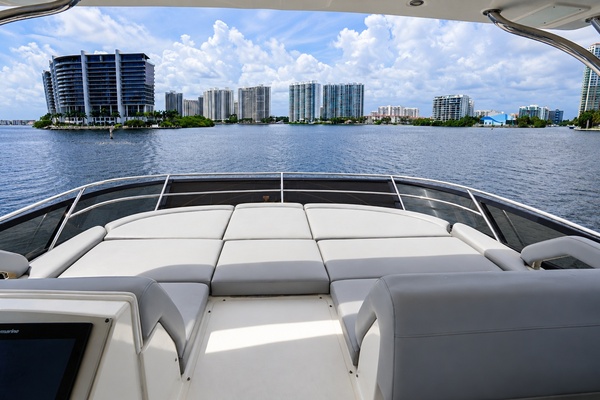 Thinks It s His 65ft Sea Ray Yacht For Sale