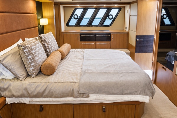 Thinks It s His 65ft Sea Ray Yacht For Sale