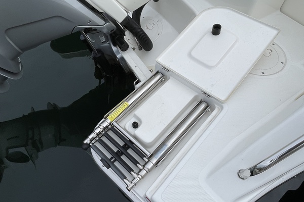 24ft Boston Whaler Yacht For Sale