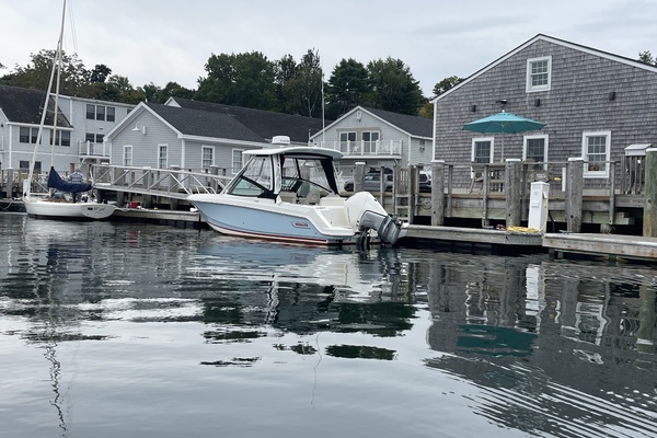 24ft Boston Whaler Yacht For Sale
