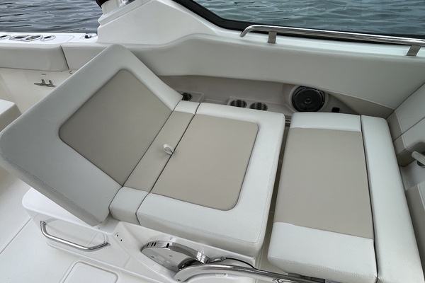 24ft Boston Whaler Yacht For Sale