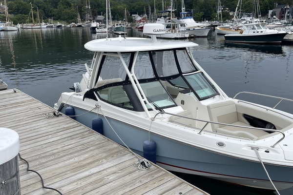 24ft Boston Whaler Yacht For Sale