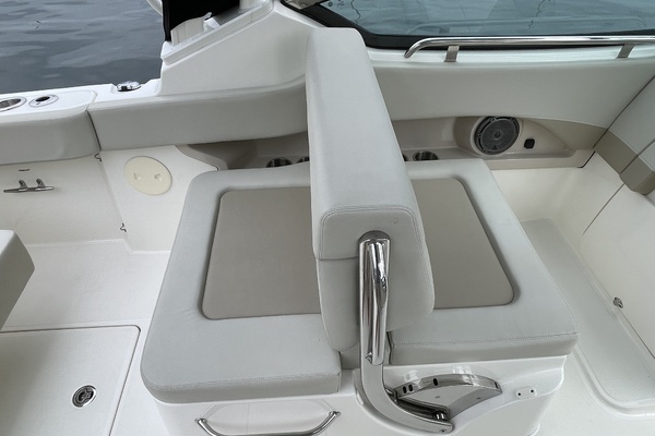 24ft Boston Whaler Yacht For Sale