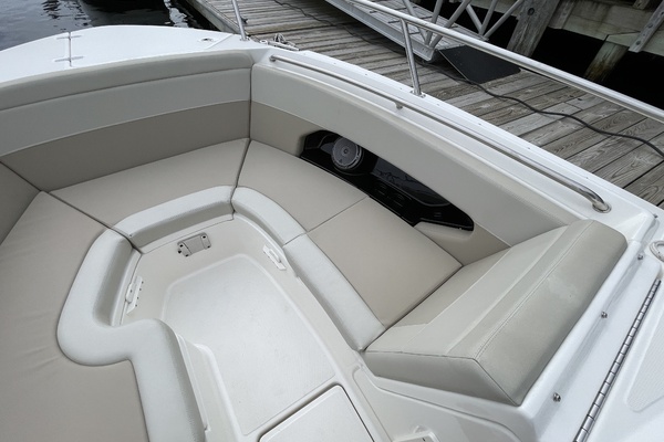 24ft Boston Whaler Yacht For Sale