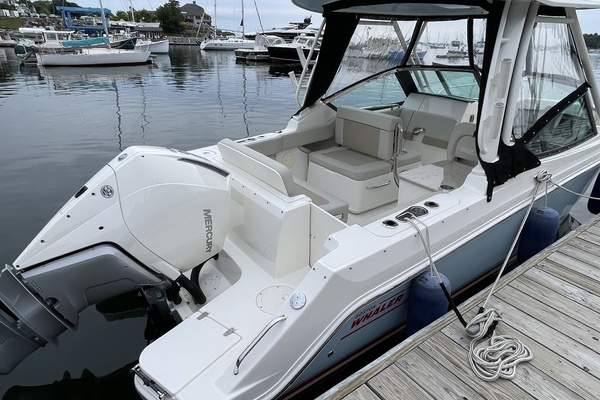 24ft Boston Whaler Yacht For Sale
