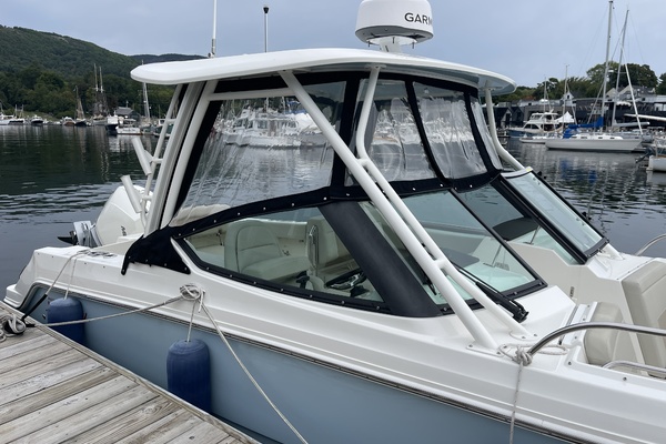 24ft Boston Whaler Yacht For Sale
