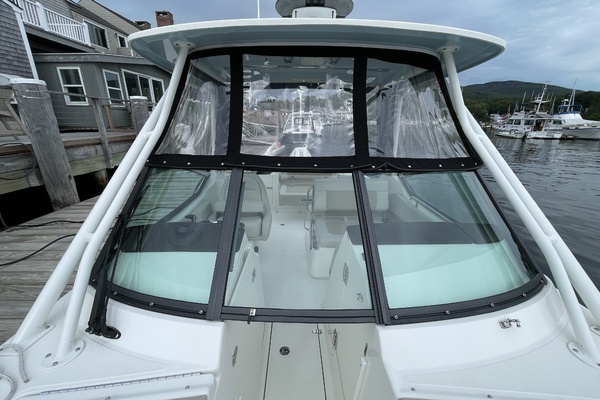 24ft Boston Whaler Yacht For Sale