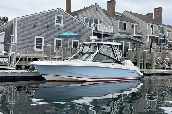 24ft Boston Whaler Yacht For Sale