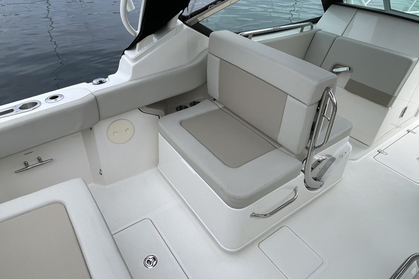 24ft Boston Whaler Yacht For Sale