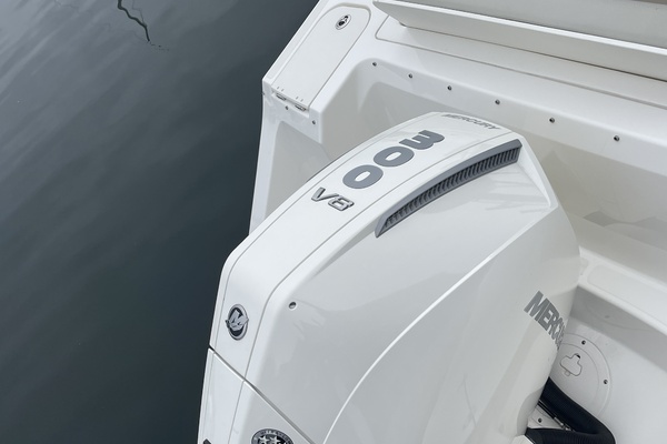 24ft Boston Whaler Yacht For Sale