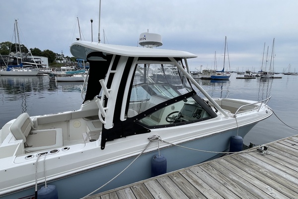 24ft Boston Whaler Yacht For Sale