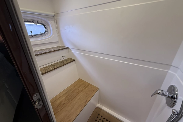 Regal 53 Sport Coupe Yacht For Sale