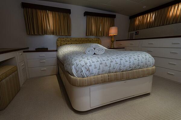 Summer Song 68ft Derecktor Yacht For Sale