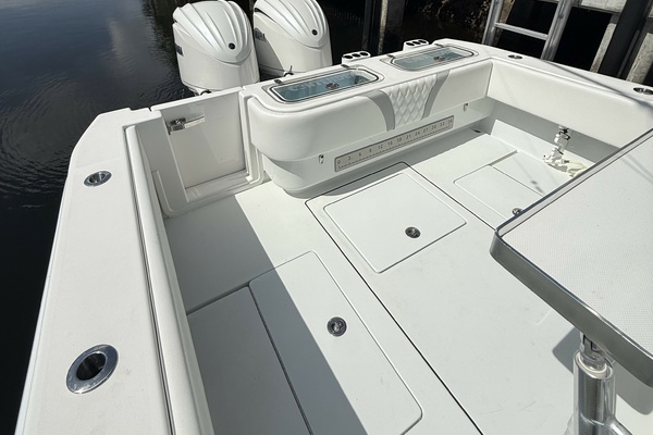32ft Contender Yacht For Sale