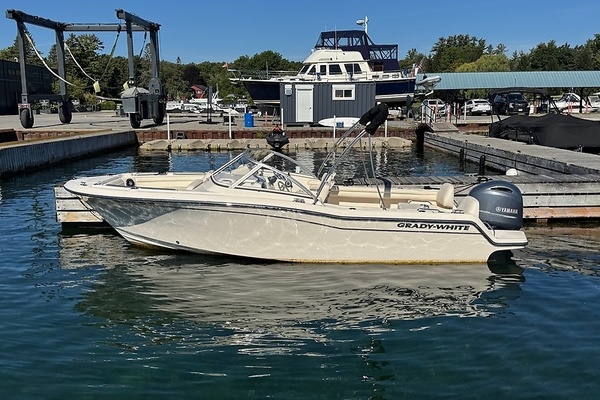 22ft Grady White Yacht For Sale