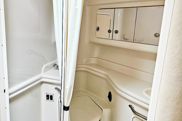 Andiamo 32ft Sea Ray Yacht For Sale